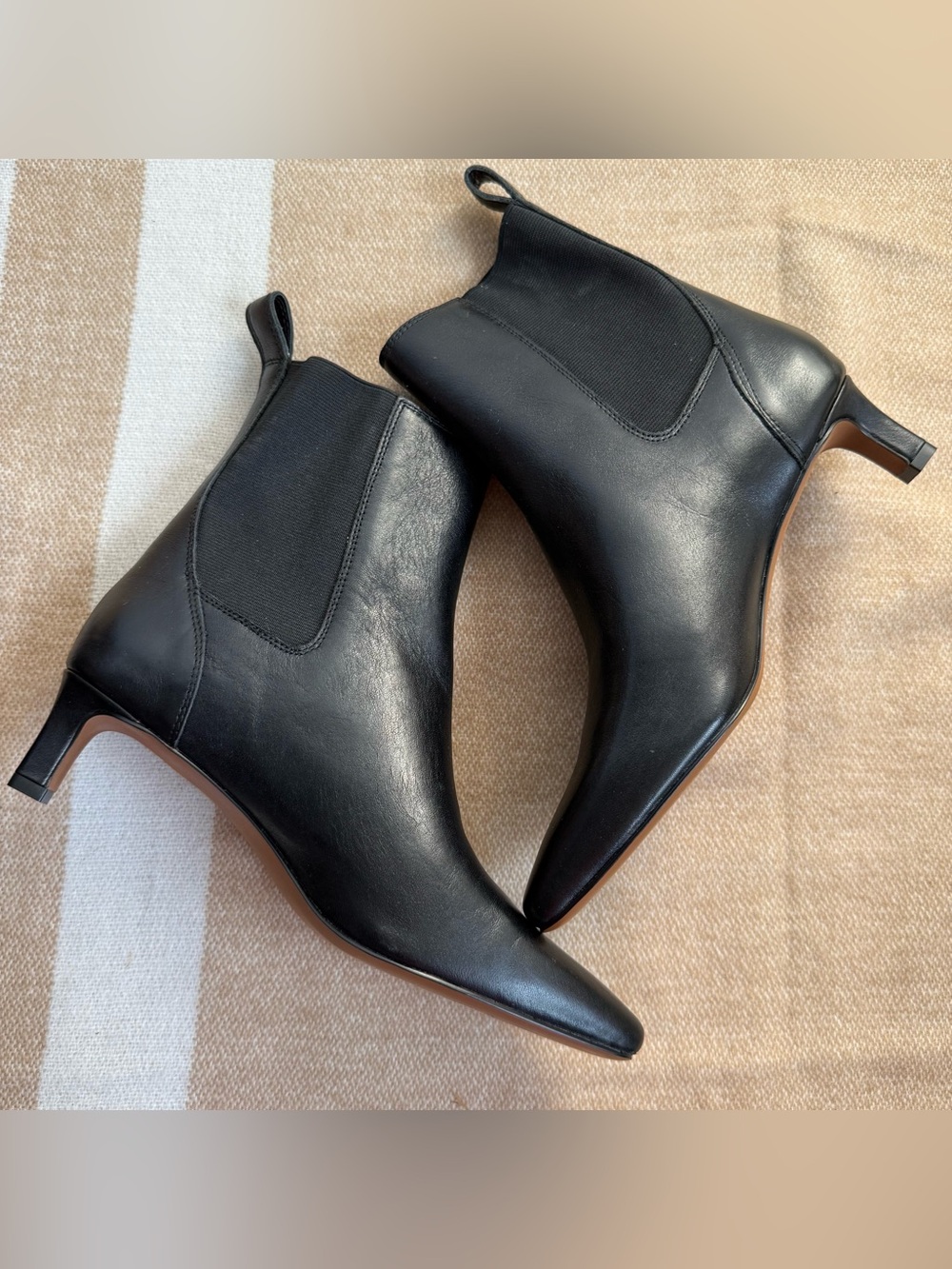 Madewell The Dimes Chelsea Boot in
Black Size 6.5 new - Picture 4 of 8